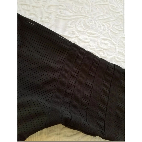 Basic elongated tee mesh sleeves and back tee Med - Picture 4 of 8